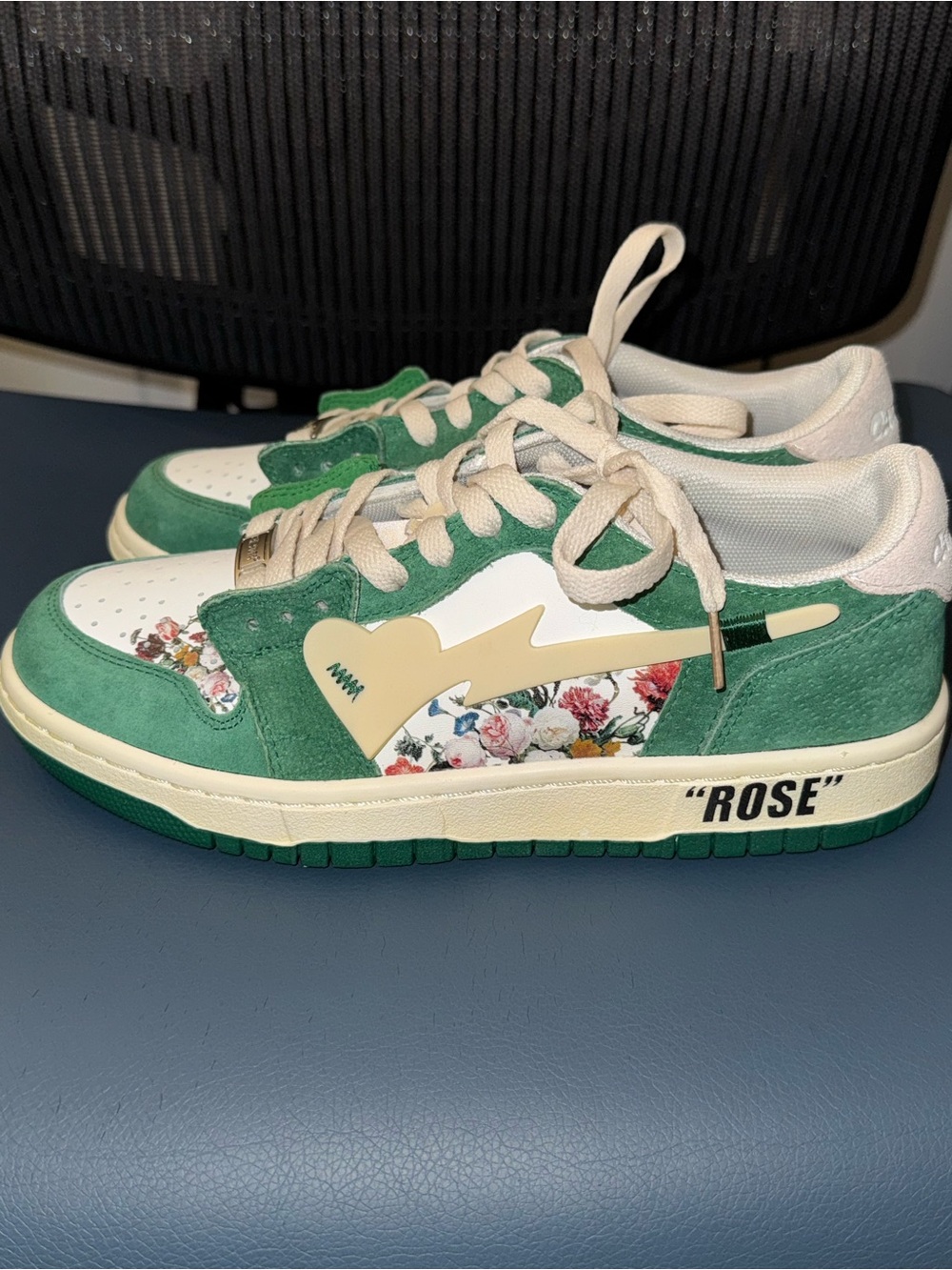 Green Floral Accent Women's Sneakers - ROSE Detail